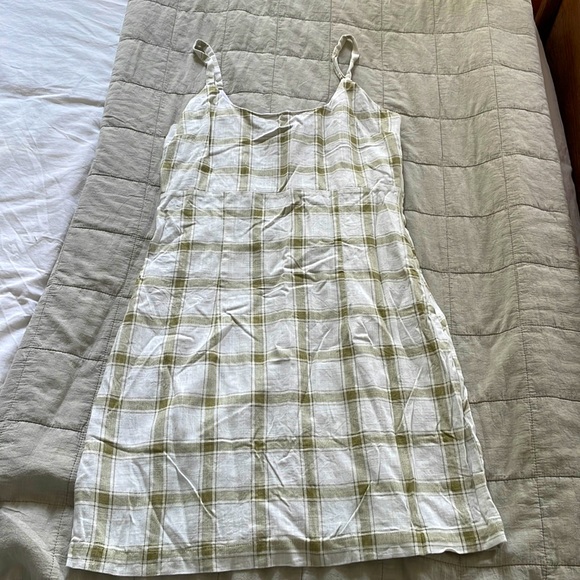 Green and white linen blend mini dress - Picture 2 of 4